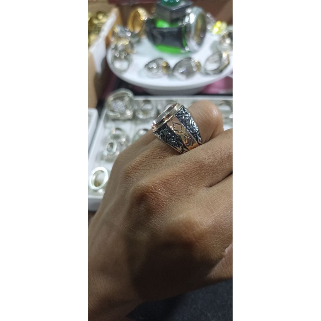 CINCIN/RING BATU PIRUS PERSIA/MESIR/HUBEI BAHAN KUNINGAN SARI SUPER MODEL UKIR LAWASAN KRAMAT