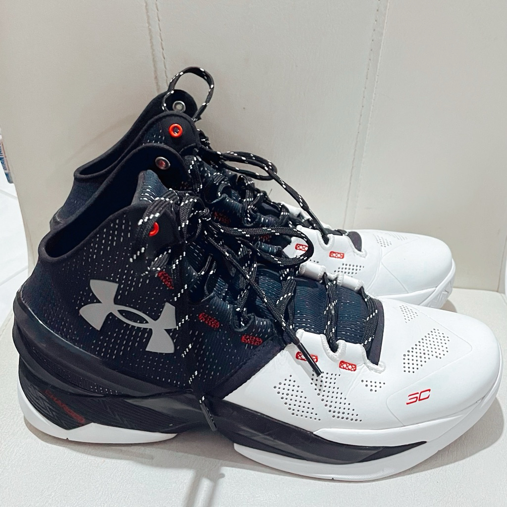 Sepatu Basket Under Armour Curry 2