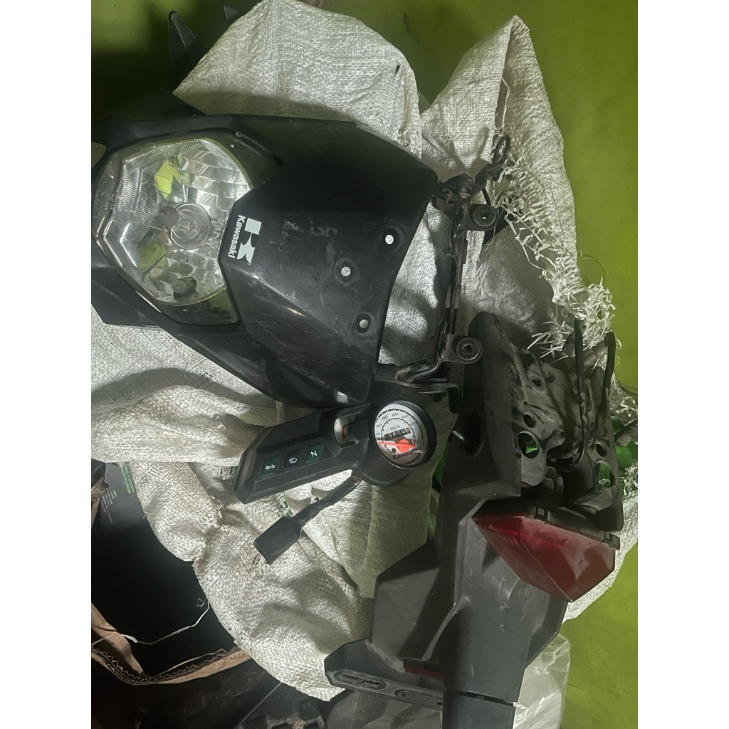headlamp,spedo lengkap braket dan spakbor belakang klx