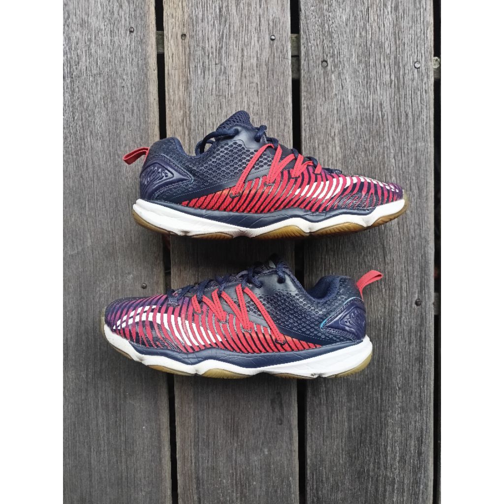 Sepatu Badminton Sz 39 (Lining Ranger)
