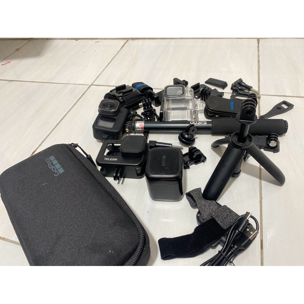 GoPro Hero 10 Komplit Second Berkwalita. Minus Tipis Pemakaian.
