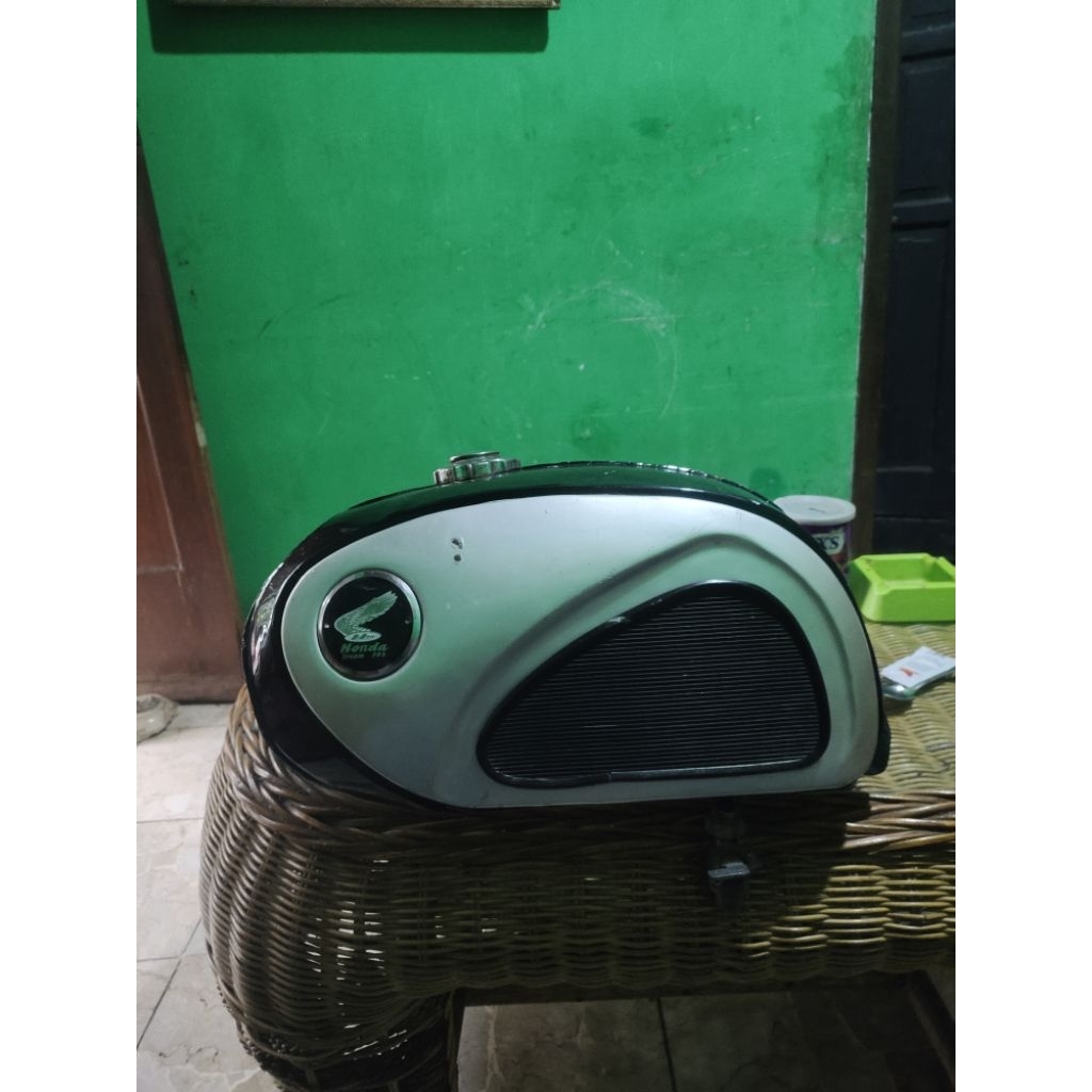 tanki motor cb dream