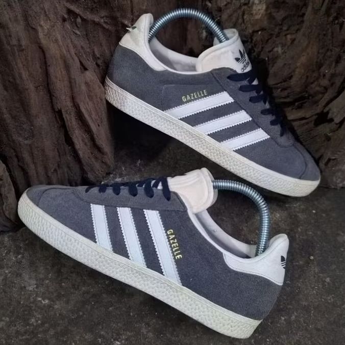 Check Out Endshield Sepatu casual pria dan wanita adidas gazelle II grey second originals