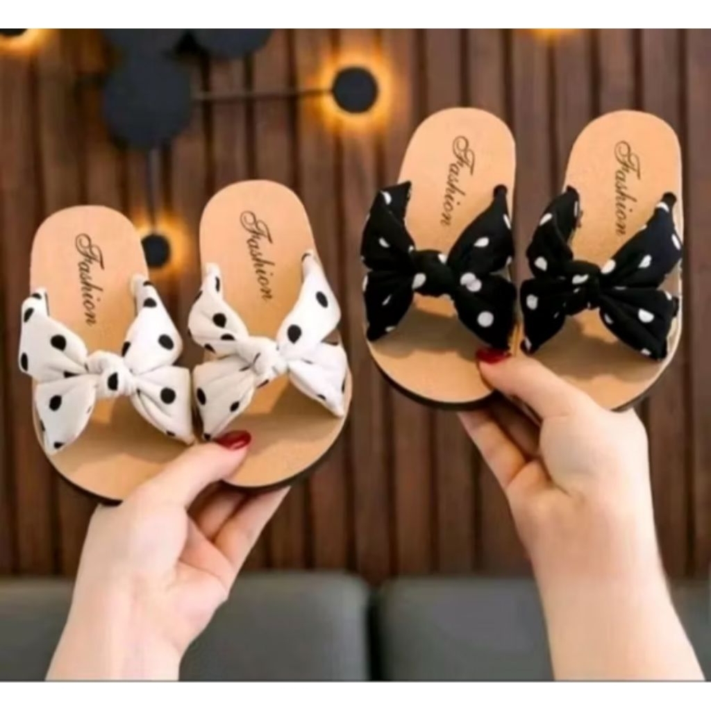 Sandal Anak Perempuan Tali kain Polkadot Usia 3-5 Tahun