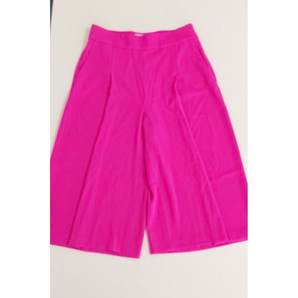 CELANA KULOT KEKINIAN WARNA PINK FANTA PRELOVED