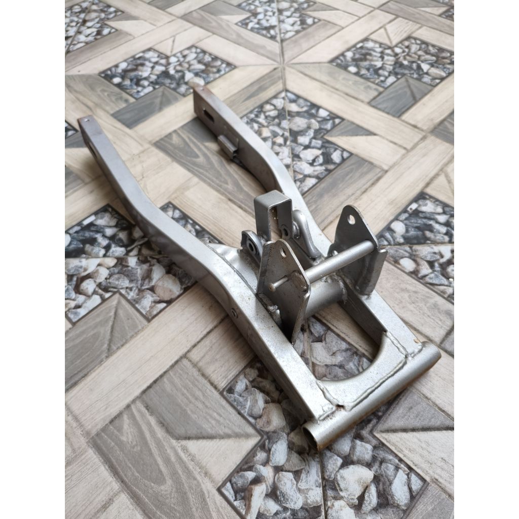 Swing Arm Swingarm Lengan Ayun Double Disc Suzuki Satria Lumba RU Satria Hiu LSCM Original NOS SGP