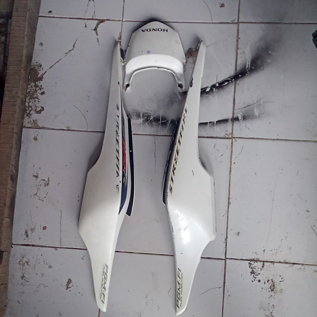 Bodi belakang CBR 150 Thailand lama seken original copotan