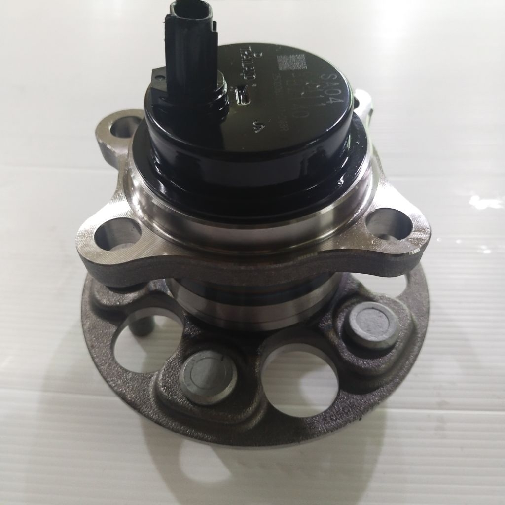Nap Roda Belakang Lahar Roda Belakang Avanza Baru W100 W101 42410-BZ140