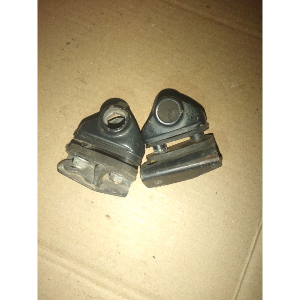 Dudukan spion ninja 250 karbu