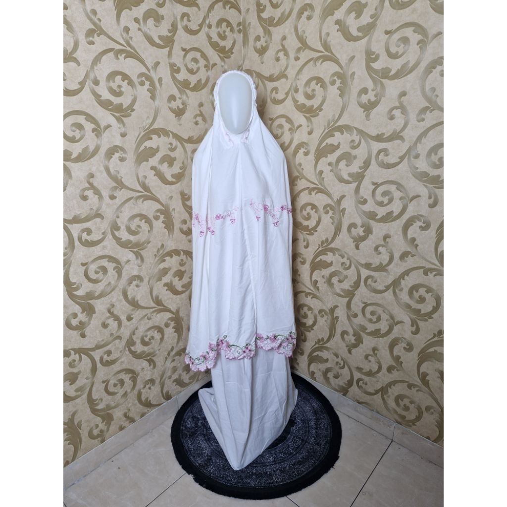 Mukena Renda Putih Premium – Katun Adem Bordir Bunga Elegan
