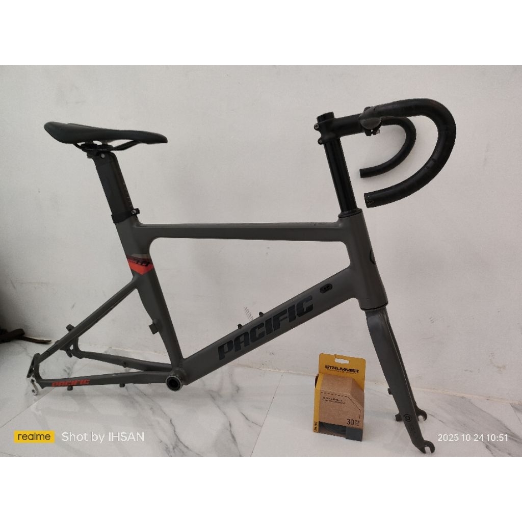 Frameset Minivelo pacific Clash 7.0 ( pakai ban 22" 451 )