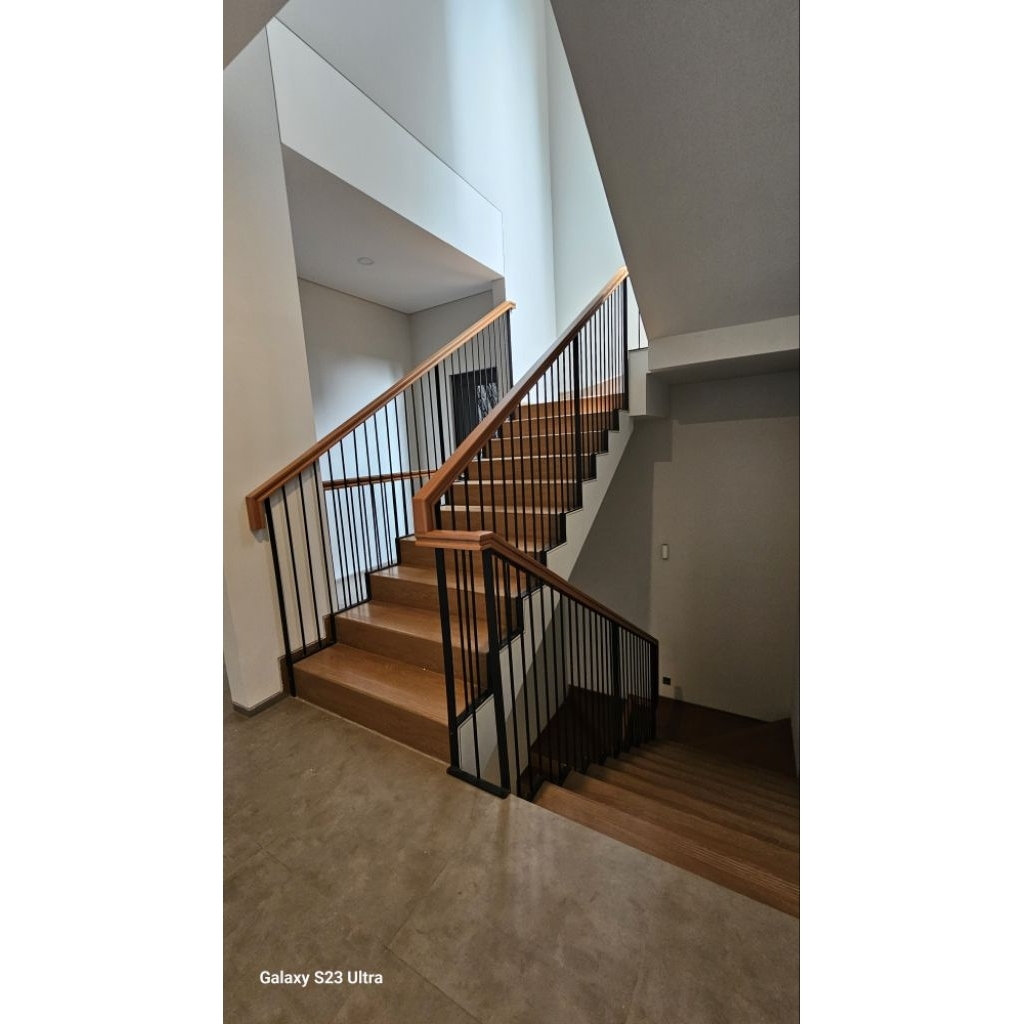 Relling Tangga Minimalis