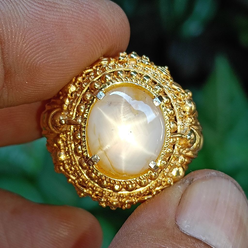 white sapphire Ceylon milky srilanka no heat