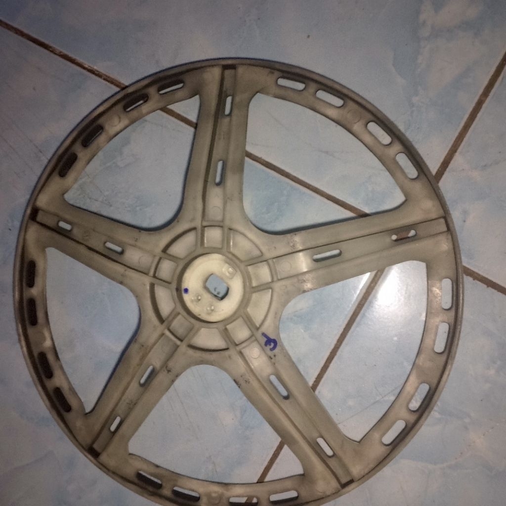 puly segitiga mesin cuci Electrolux