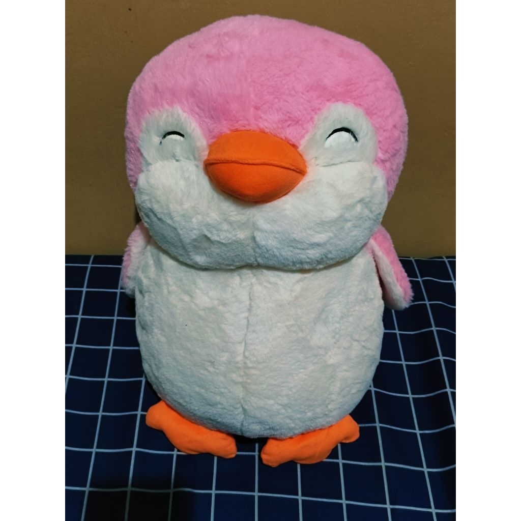 TIMEZONE -- BONEKA PINGUIN BESAR