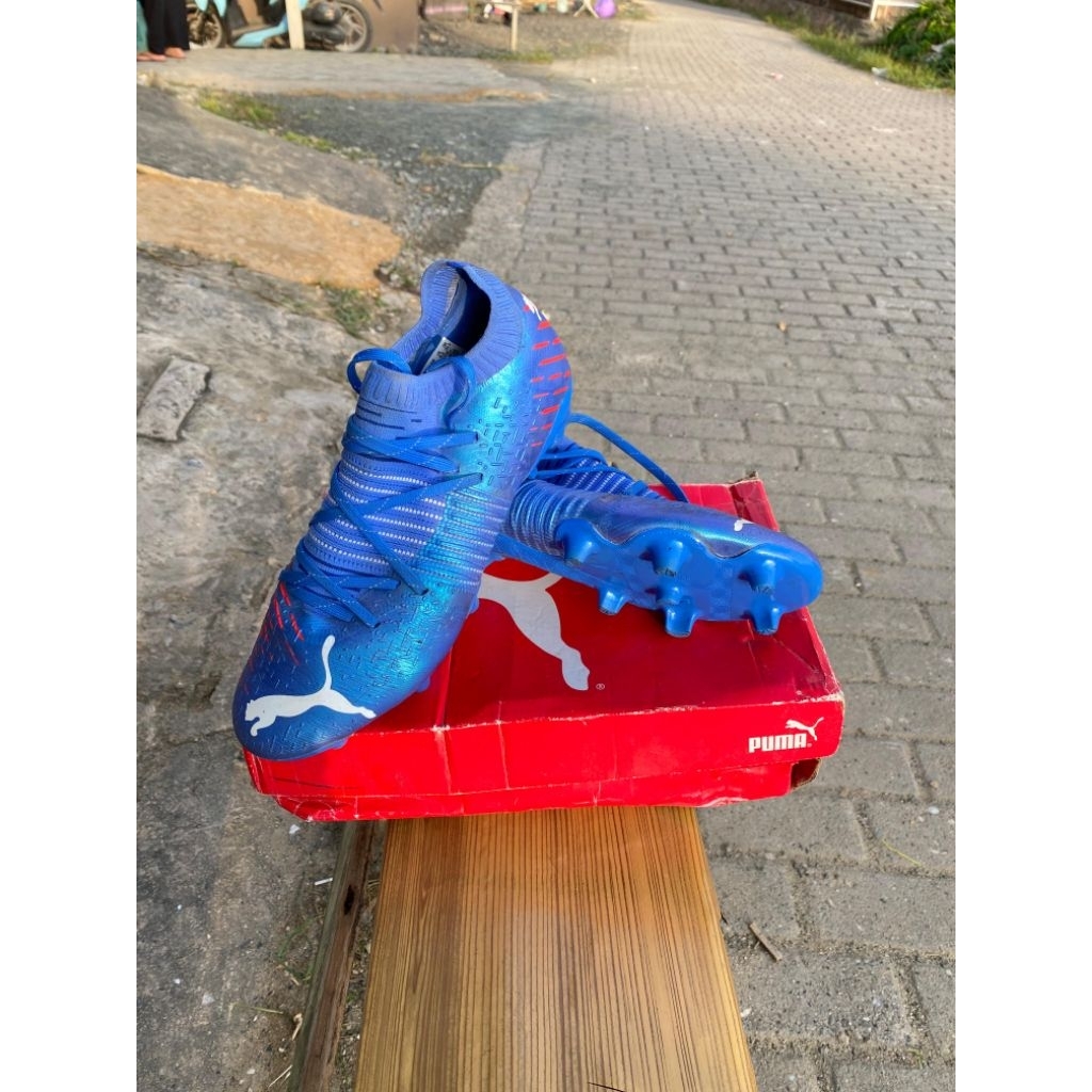 Sepatu sepak bola mrek puma( used