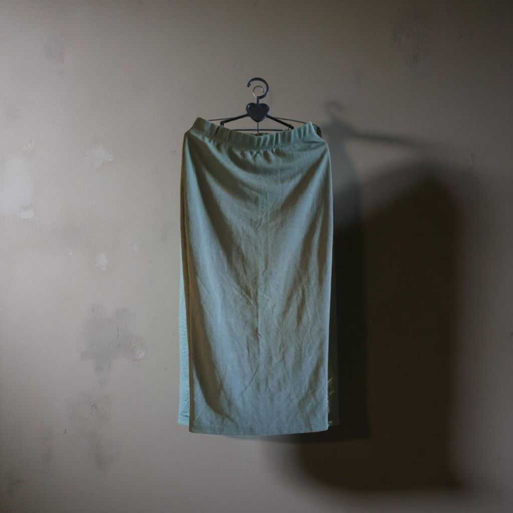 ROK SPAN midi SCUBA / ROK SPAN SCUBA PINGGANG KARET / ROK SPAN FASHION WANITA P 81cm