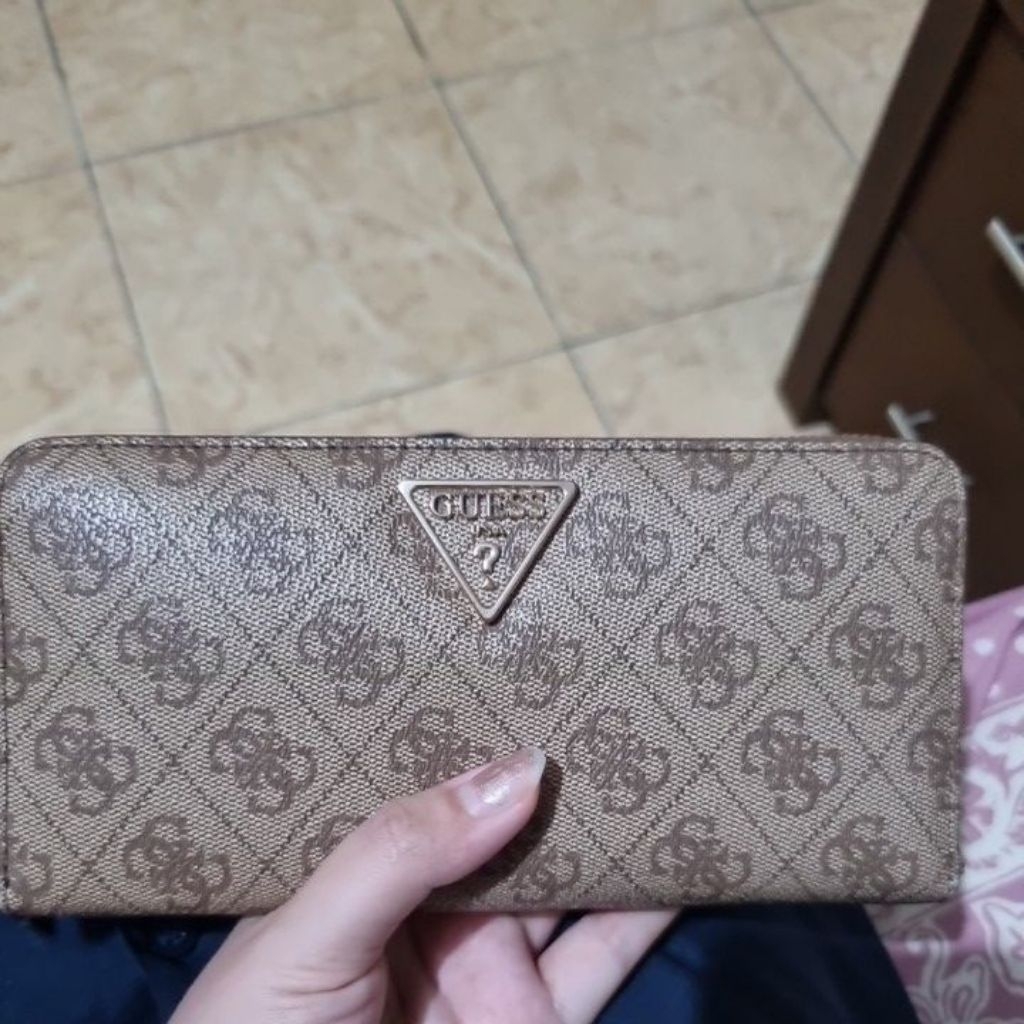 dompet panjang guess