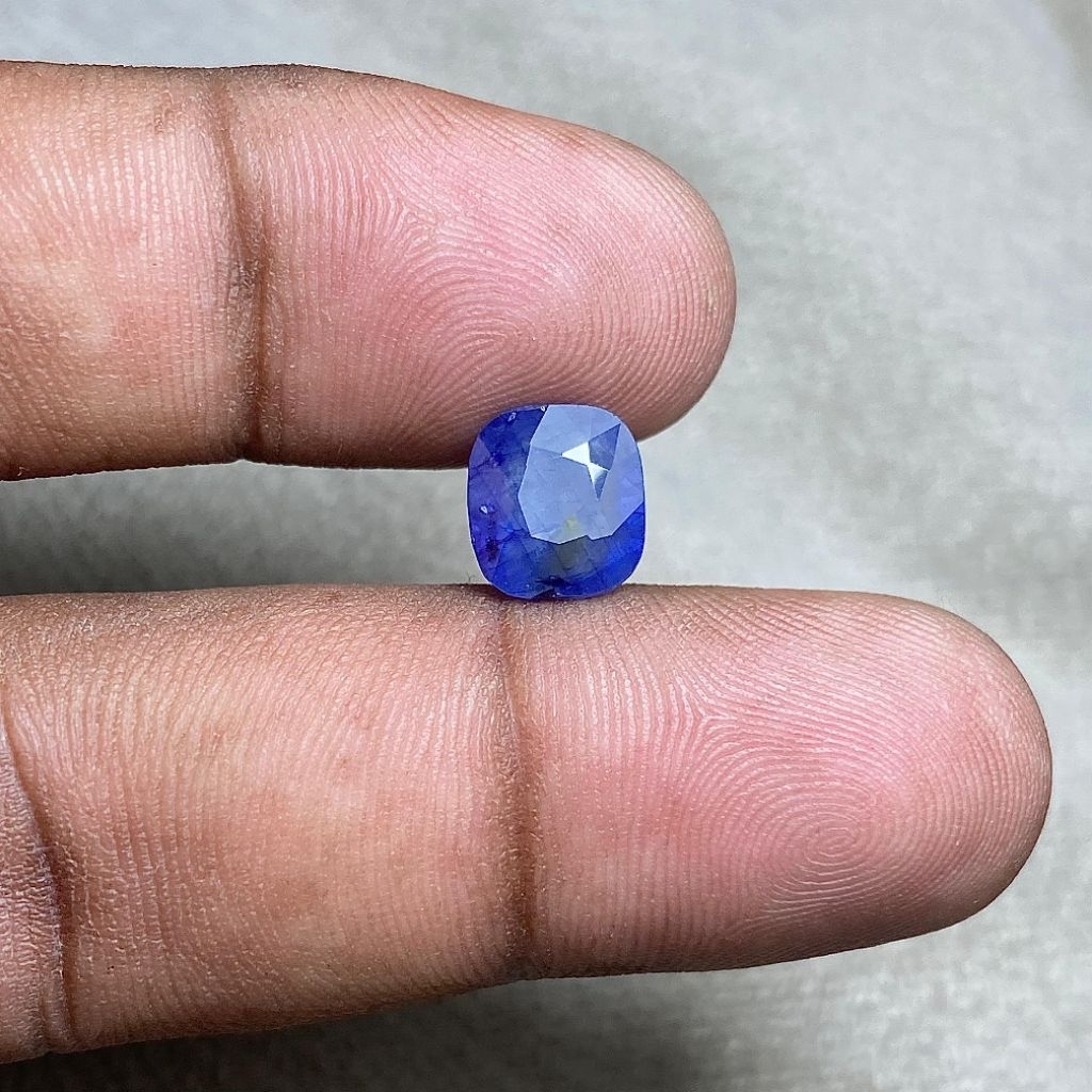 Natural Blue Sapphire Corundum Batu Blue safir Africa Tanzania cushion shape Dim 9x8x5 CT 4.30