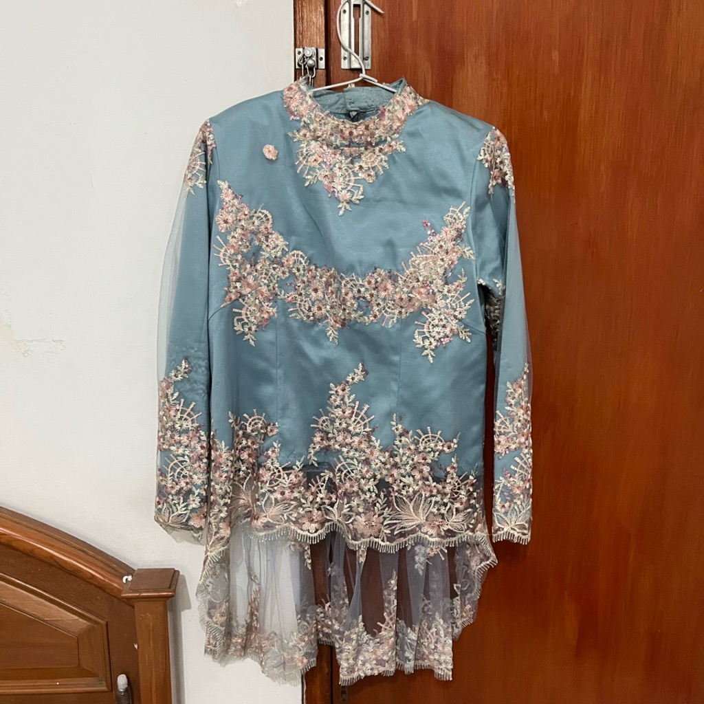 Preloved Kebaya Modern Biru