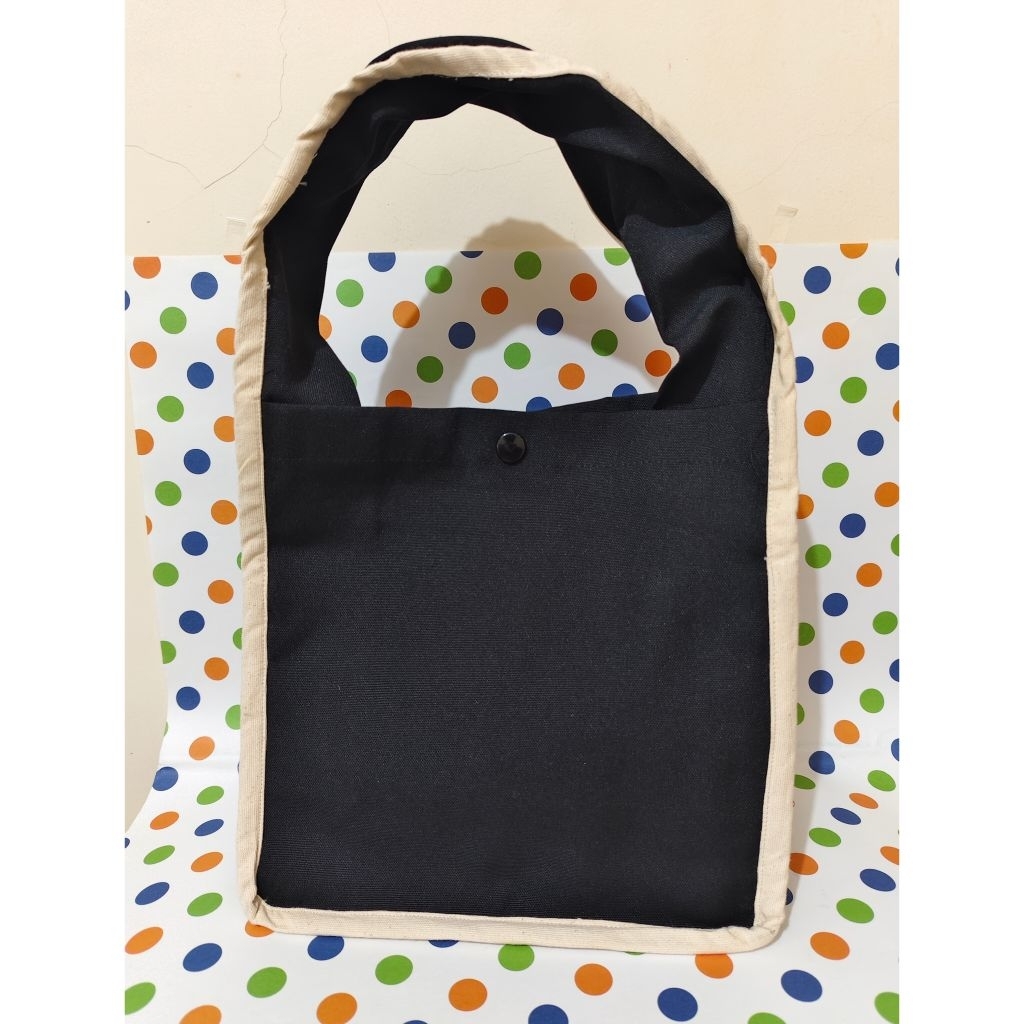 (Preloved) Totebag Hitam "HIBI"