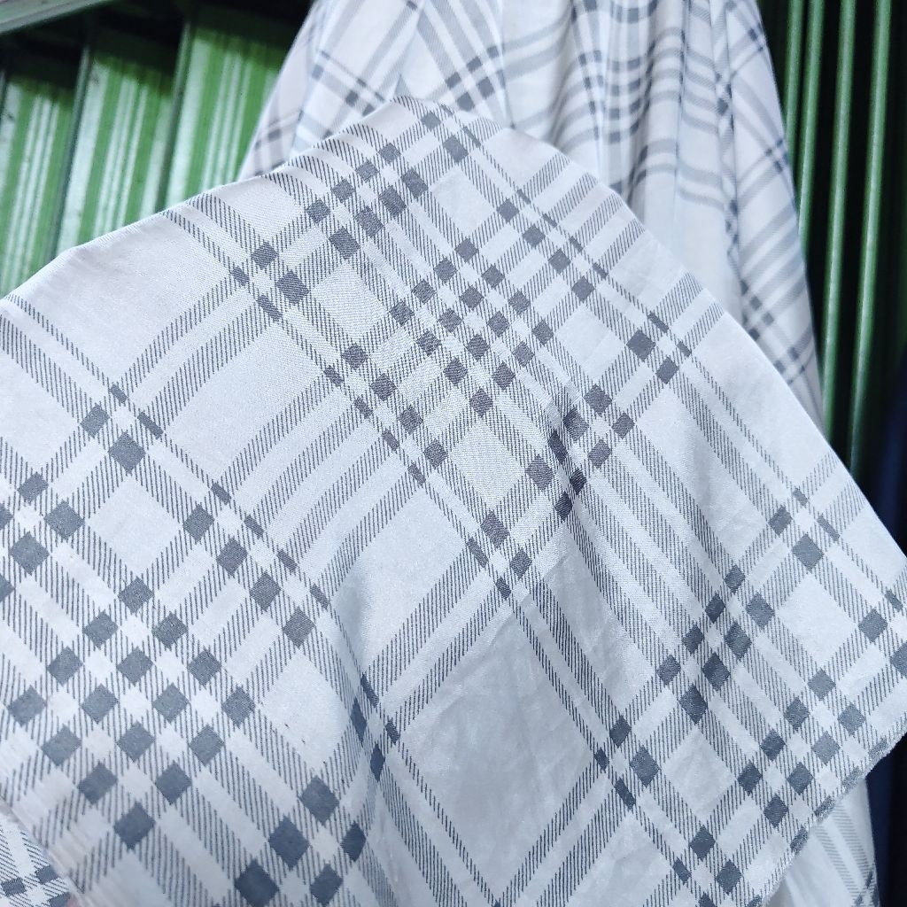 kain satin silk premium motif kotak - kain saten motif kotak - kain satin motif kotak - kain motif k