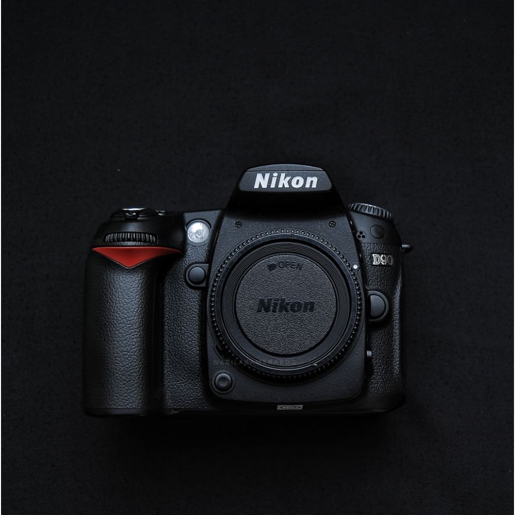 NIKON D90 BODY ONLY