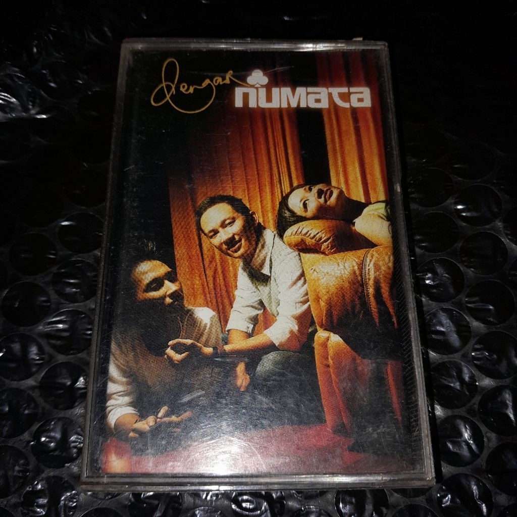 kaset pita numata dengar