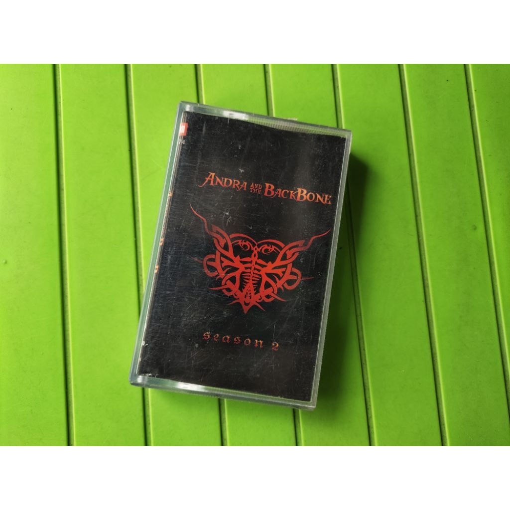 Kaset pita Andra and the backbone season 2
