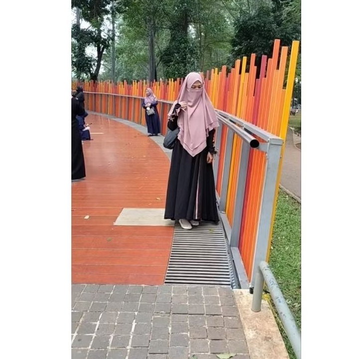 preeloved French Khimar brand yoora sarah