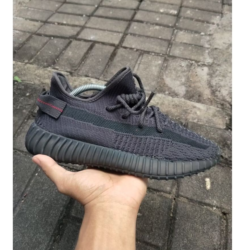 Sepatu Adidas Yeezy 350