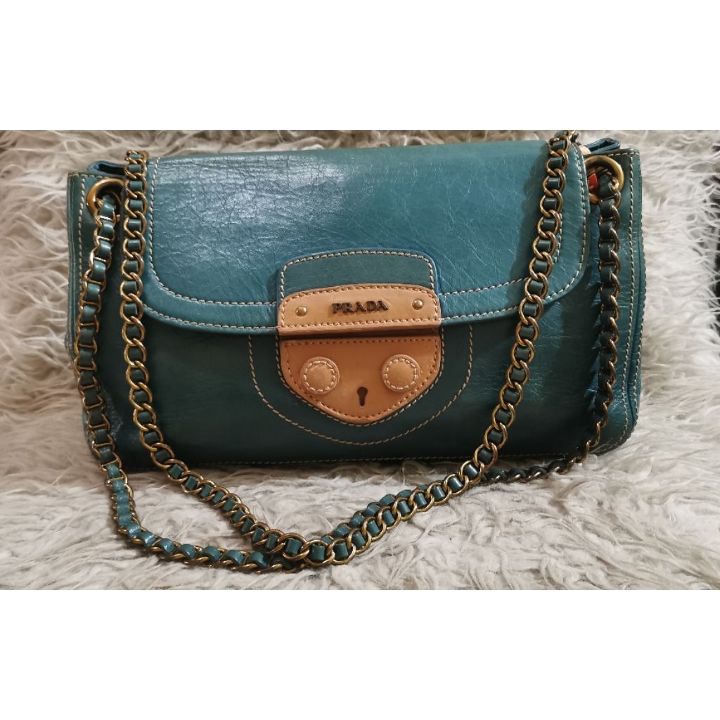 tas prada sling Bag