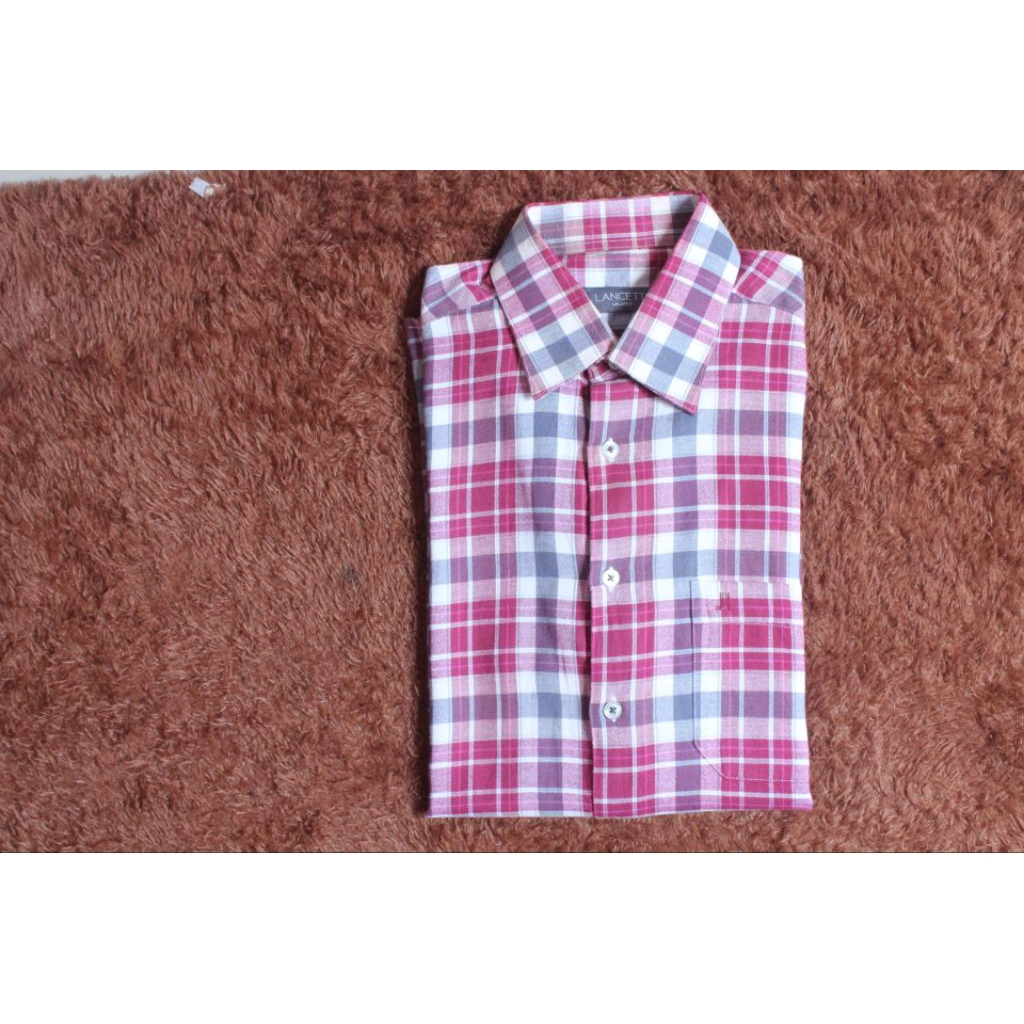 Kemeja lengan Panjang keren" Lancetti Milano" size M lebar dada 52 cm panjang 72. keren