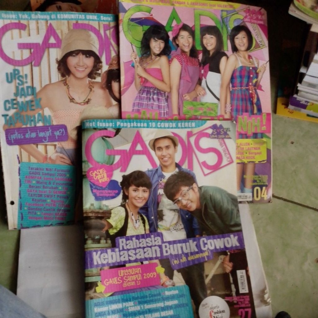 MAJALAH GADIS