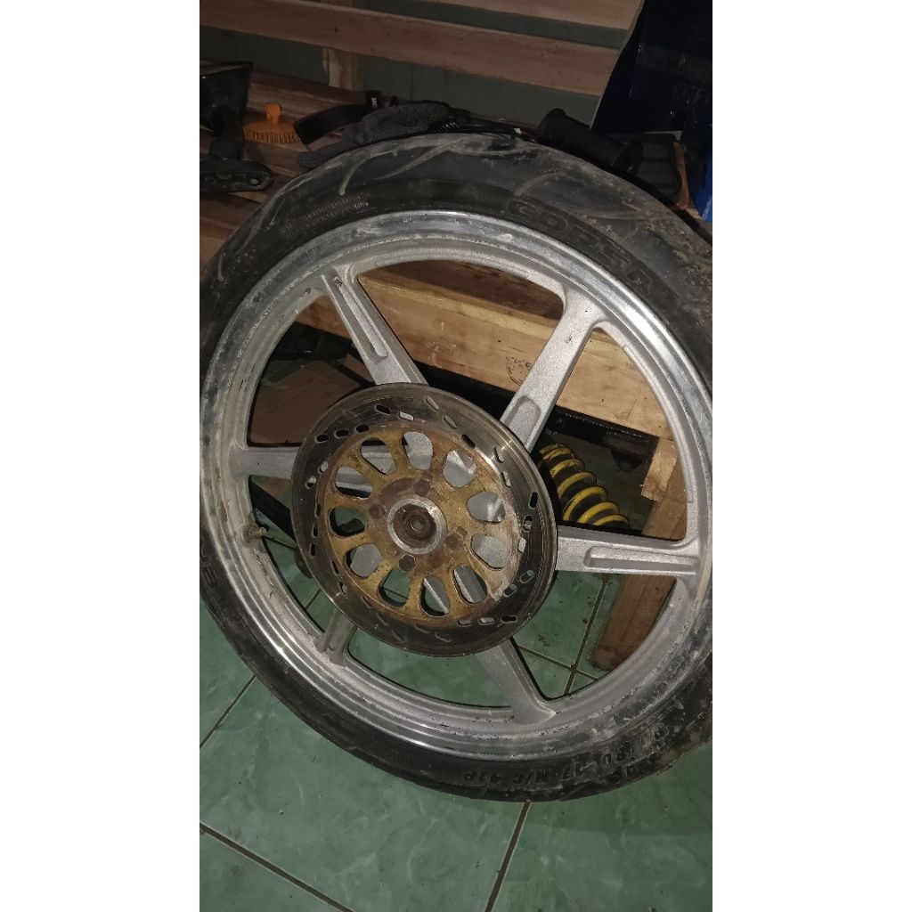 velg satria hiu depan belakang
