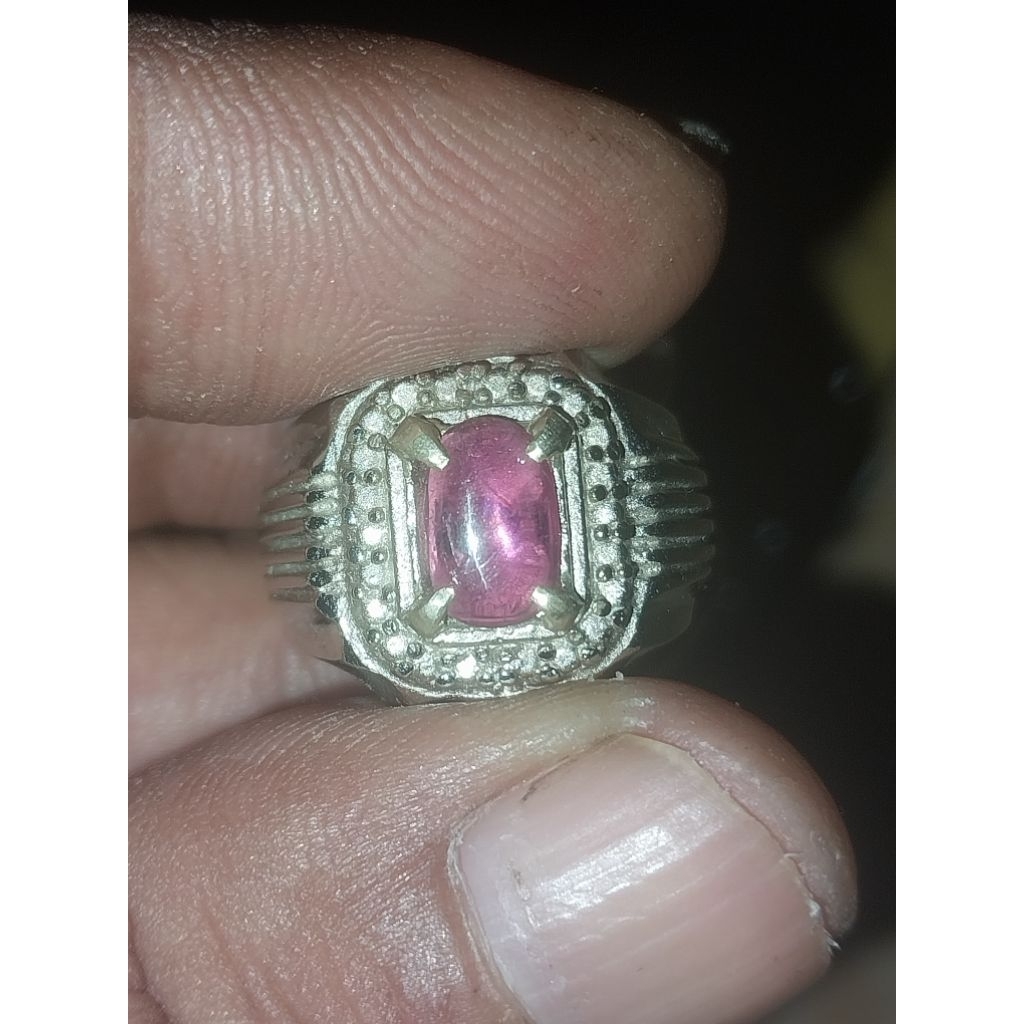 Natural ruby kristal