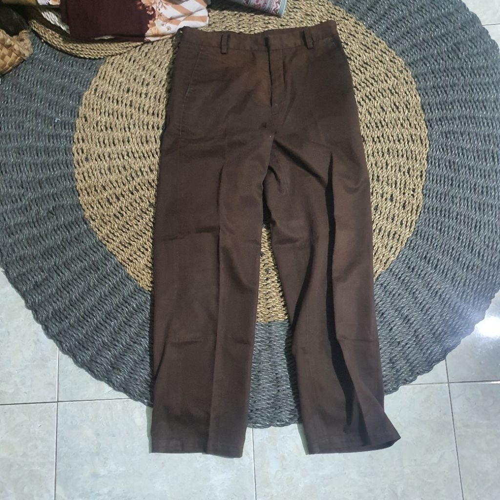 [PRELOVED - BACA DESC] Celana Panjang SMA Coklat Laki Laki (size 16)