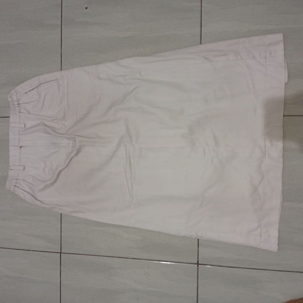 PRELOVED ROK BEKAS/ROK SEKOLAH SMP/BAWAHAN REMAJA PEREMPUAN