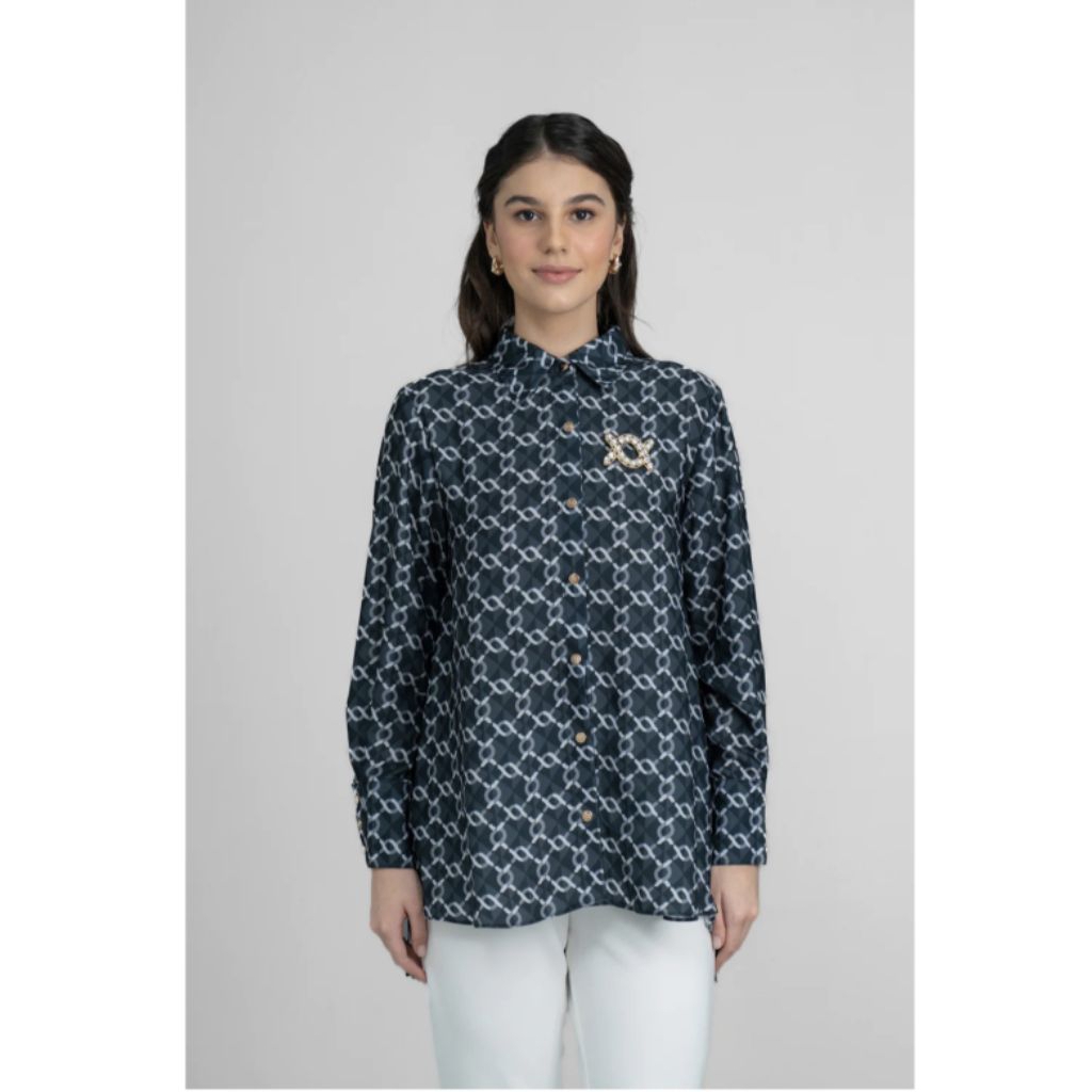 Preloved prelove PL wearing klamby blouse shirt monogram no brand