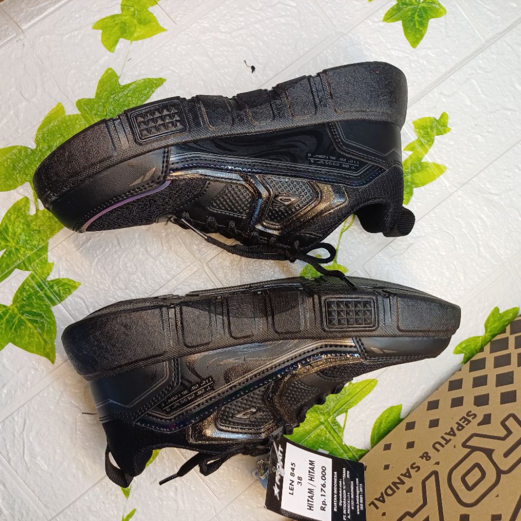 Sepatu sekolah pro att LEN 845