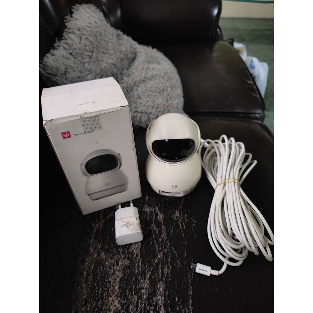 Camera cctv yi dome guard 1080 rotasi versi INTERNASIONAL bukan CHINA , banyak BONUS