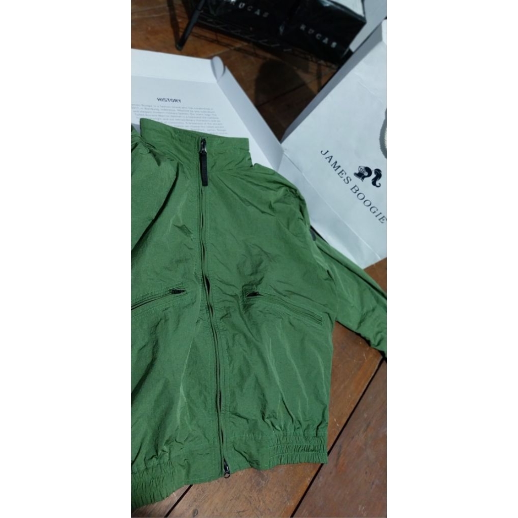 james boogie size XL (second like new)