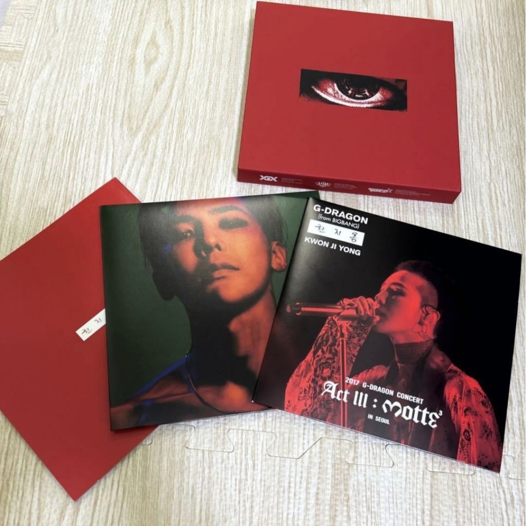 G-DRAGON KWON JI YONG Act III: Motte Mini Album Solo CD and DVD