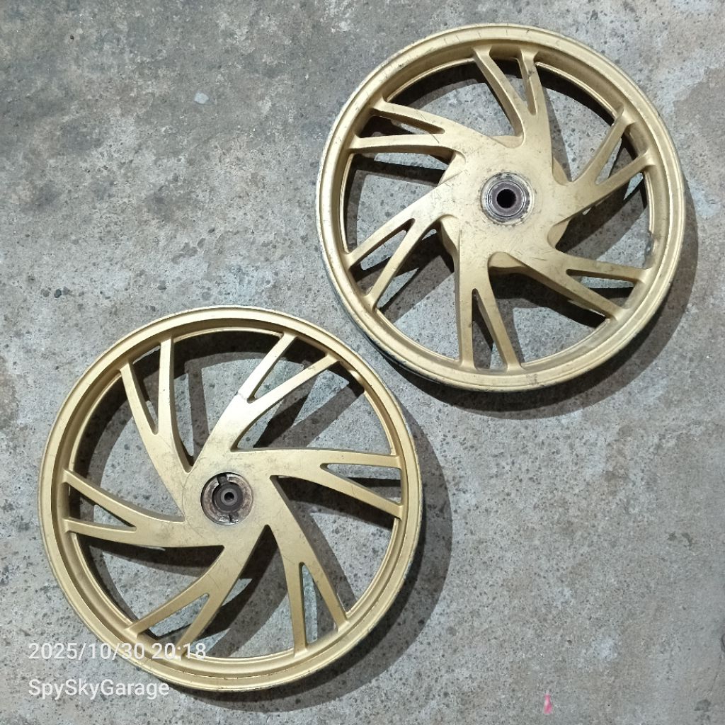 velg original copotan Suzuki Skywave mocca