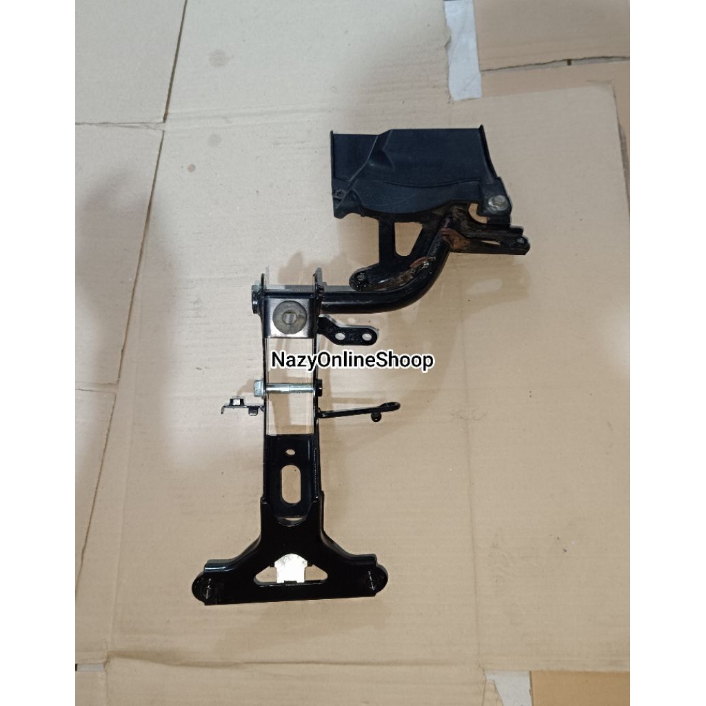 Dudukan Tameng Vario 125/150 New Original Copotan