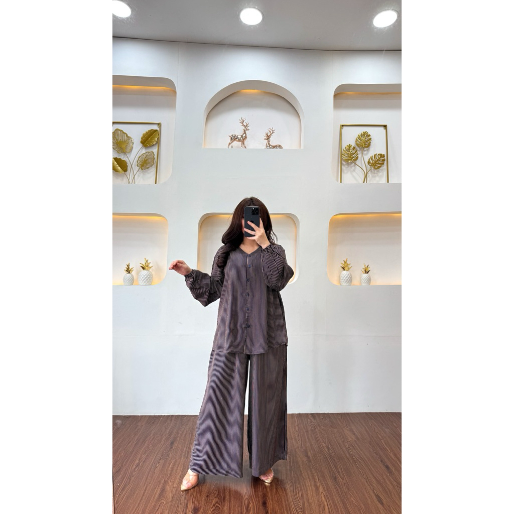 One Set Celine Jumbo