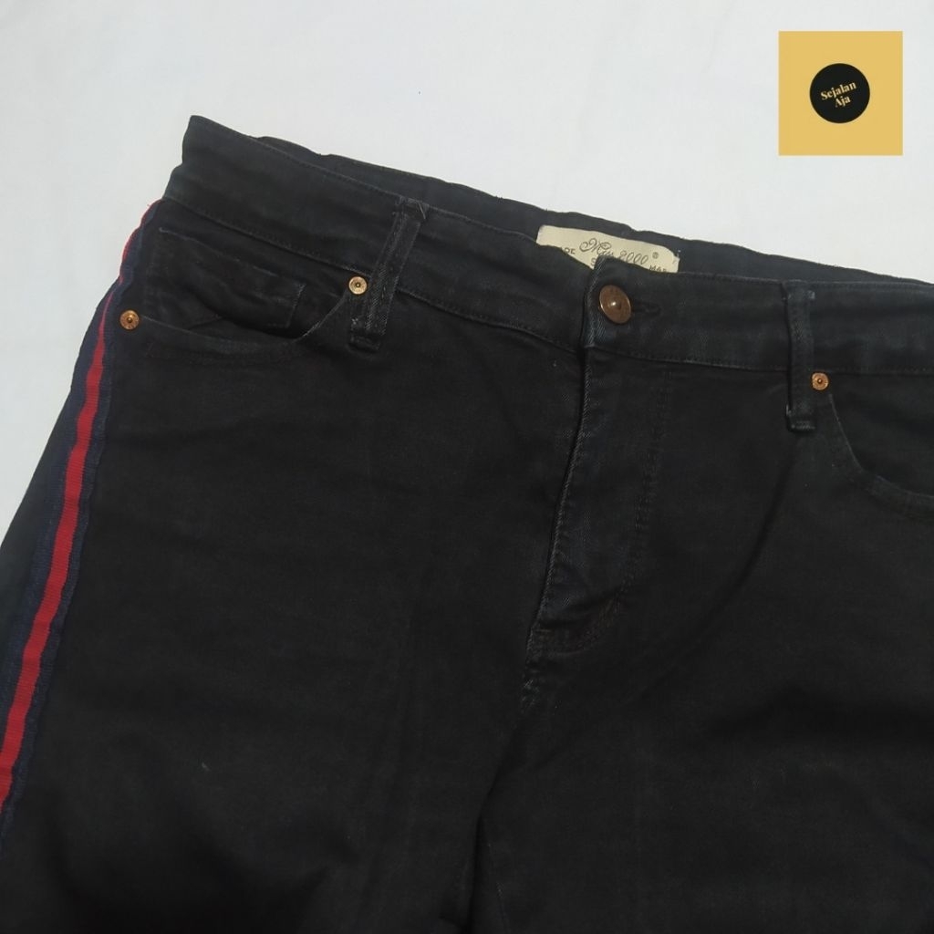 CELANA JEANS PANJANG HITAM WANITA
