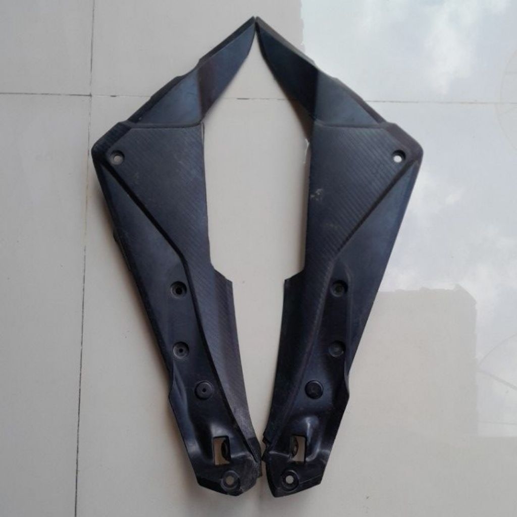 cover tutup aki honda cb 150 R CB 150 R old original copotan ( sudah di potong )
