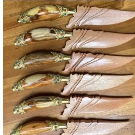 Seselet/PisauBelati/Temutik+manik-manik(bajatebal+tajam)