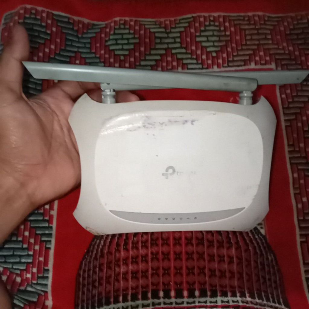 Tp link MR3420  wireles router